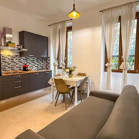 Ampio Moderno A Due Passi Da Trastevere Lägenhet
